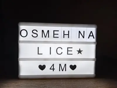 a white keyboard with the words smash nzsche on it at Apartman 4M in Vrnjačka Banja