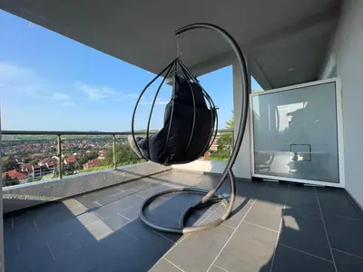 a room with a hula hoop hanging from the ceiling at Apartman La Vista Sokobanja in Soko Banja