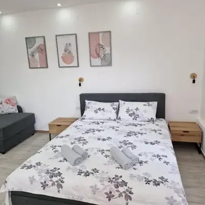 Zed Apartments