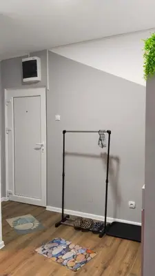 a basketball hoop in a room with a wall at Lela's home (Lelin dom) in Knjazevac.