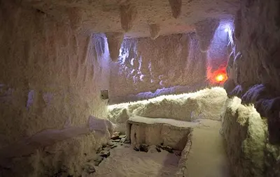 a room with a cave with snow on the walls at Apartman Sofija Kraljevi Čardaci in Kopaonik