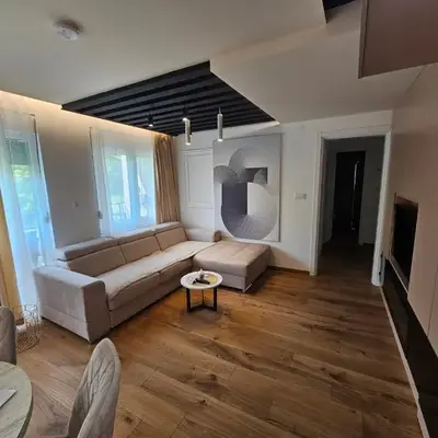 PREMIUM APARTMAN ELENI ROOMS