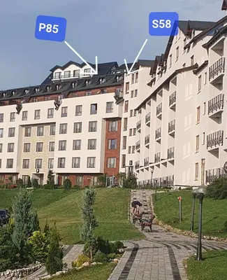 a row of buildings with the sbs and ssr labels at Mips Amadeus P85 in Cajetina