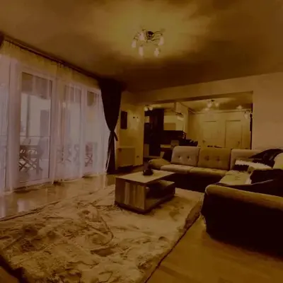 Prelepa prostrana kuća