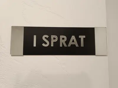 a sign that says i spirit hanging on a wall at Sunčana planina apartman 104 in Kopaonik