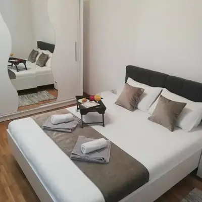 LEON Apartman