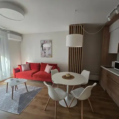 Sunny lux apartman II