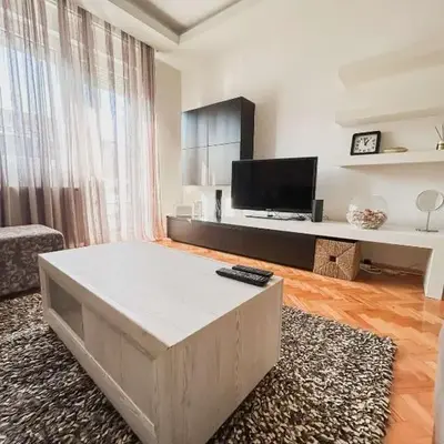 Elena apartman
