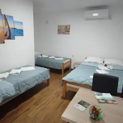 TNT accommodation
