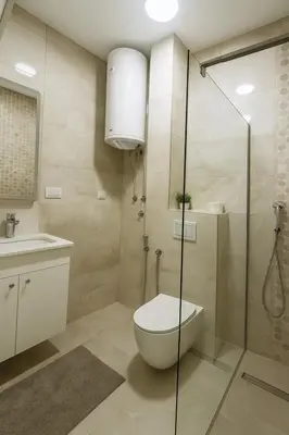 a bathroom with a shower and a toilet and a sink at Luxury Stay in Vrnjačka Banja D3 in Vrnjačka Banja