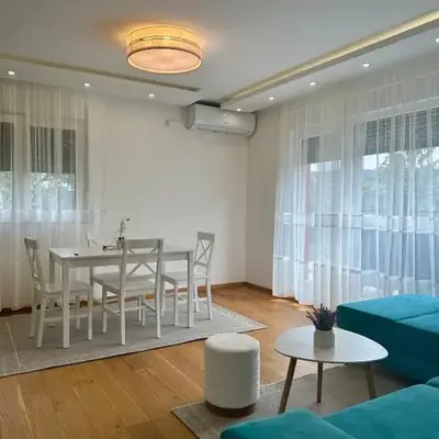 VIP House 4