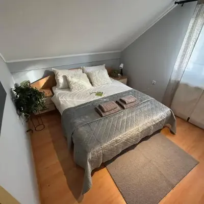 Prostran moderan apartman110 kvadrata u centru- 2 spavaće sobe