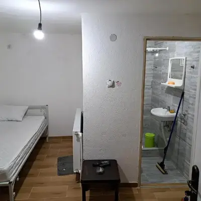 Hostel Lalinac