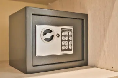a microwave with an apple symbol on it at Harmony Bed and Breakfast in Vranje