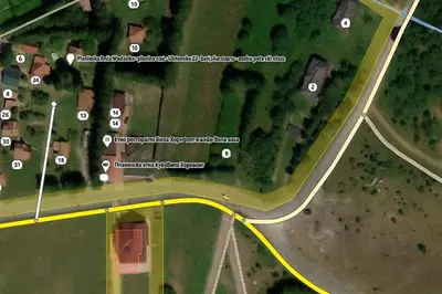 a map of a road with a yellow line at Planinska kuća Vladanka - planina Goč - banjska strana - preko puta ski staze in Biserske Kuće
