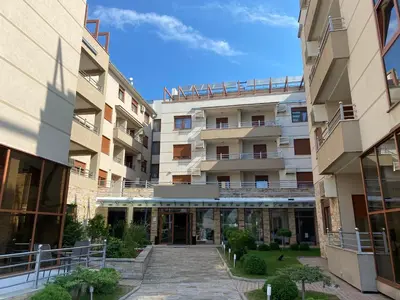 an external view of an apartment building at Apartman Bozur in Vrnjačka Banja