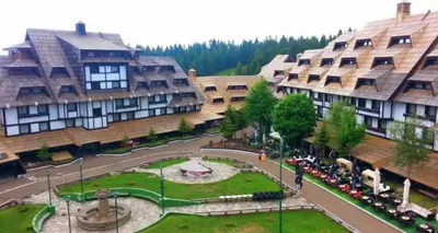 an aerial view of a courtyard in a building at Megi apartman - Konaci Maglic in Kopaonik