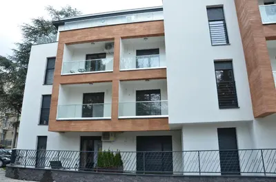 an apartment building in the city of melbourne at Apartman Rajak in Vrnjačka Banja