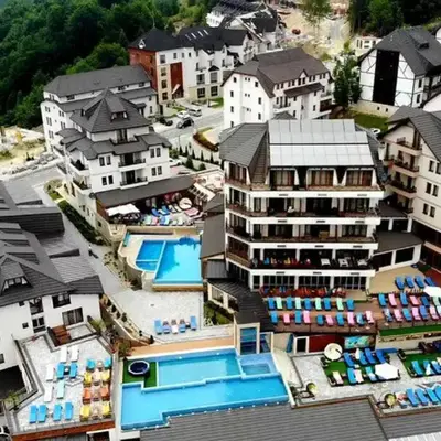 Milmari - Breakfast and pool