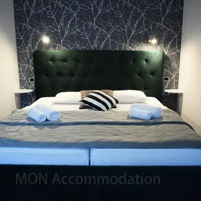 MON Accommodation free parking