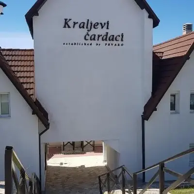 Čar30 Kraljevi čardaci