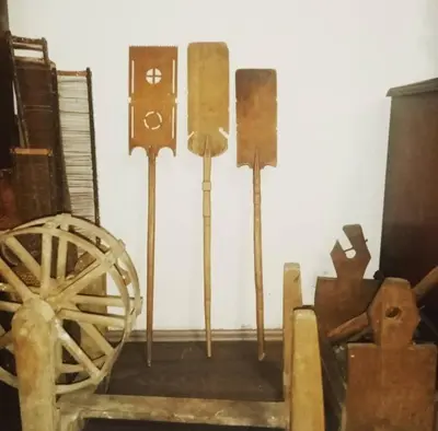 a group of different types of tools in a room at Oko Jastrepca in Veliko Krušince